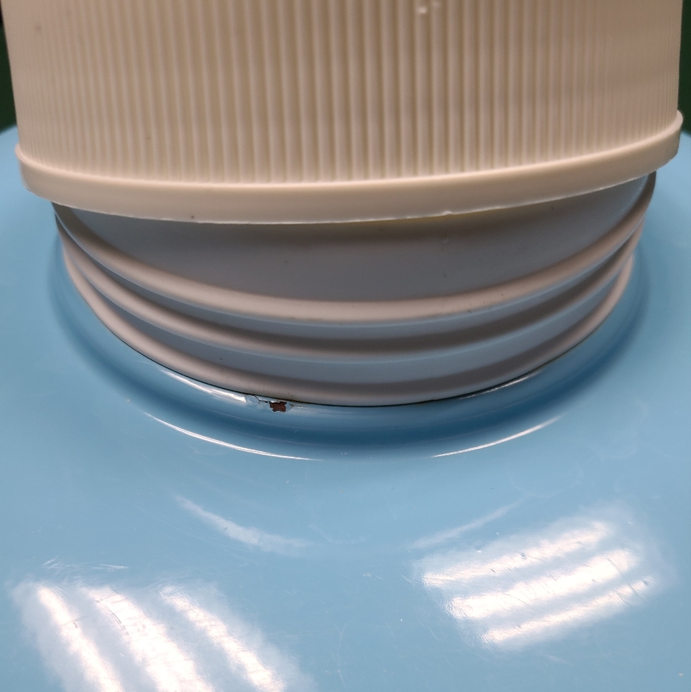 Vintage Coleman cooler jug. In Very nice condition. - Picture 11 of 12